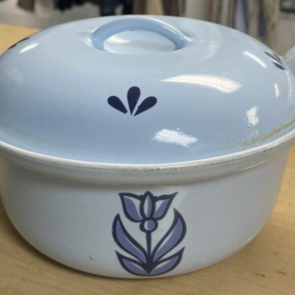 DRU Holland enameled cast iron casserole dish